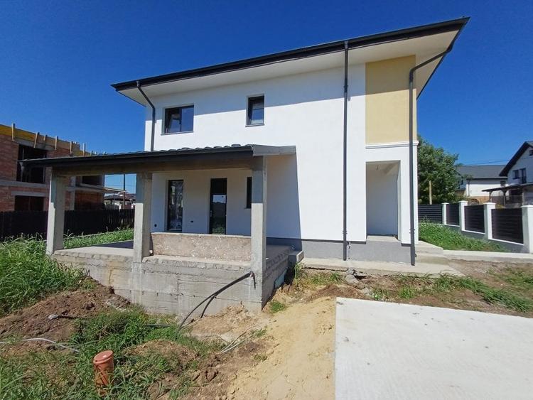 Casă individuală cu 4 camere cu Teren 430 Mp în Valea Adâncă
