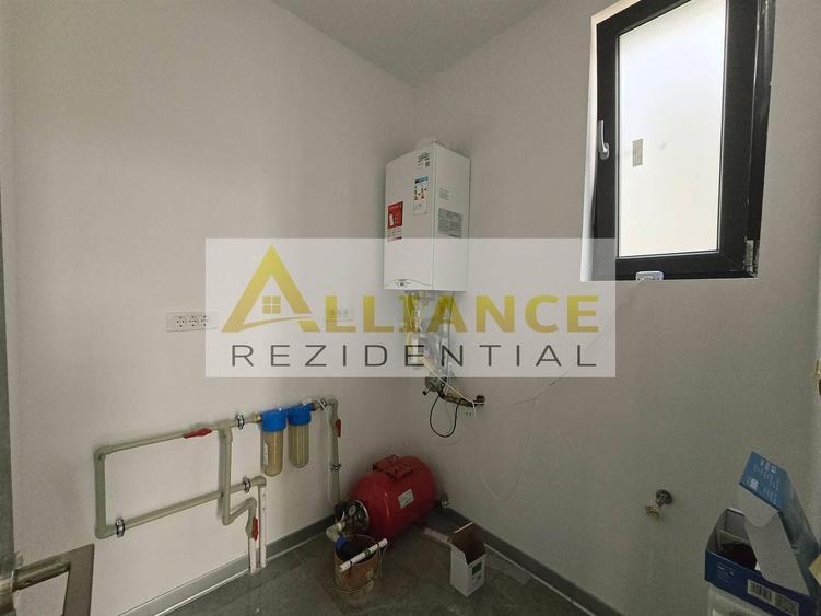 Casă individuală cu 4 camere cu Canalizare în Berceni