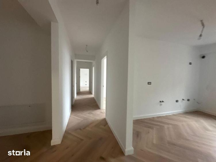 Apartament cu 4 camere în Central