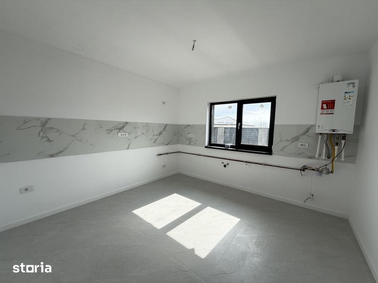 Casă cu 4 camere cu Teren 400 Mp în Clinceni