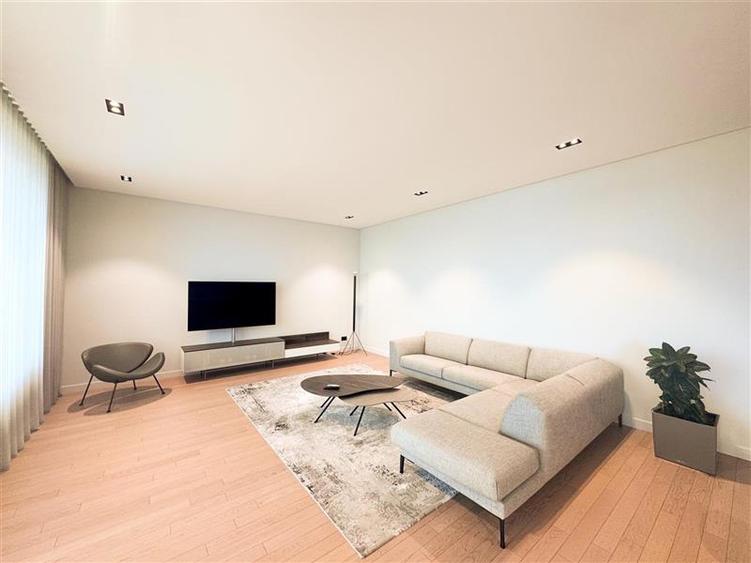 Apartament cu 3 camere decomandat, mobilat în Floreasca