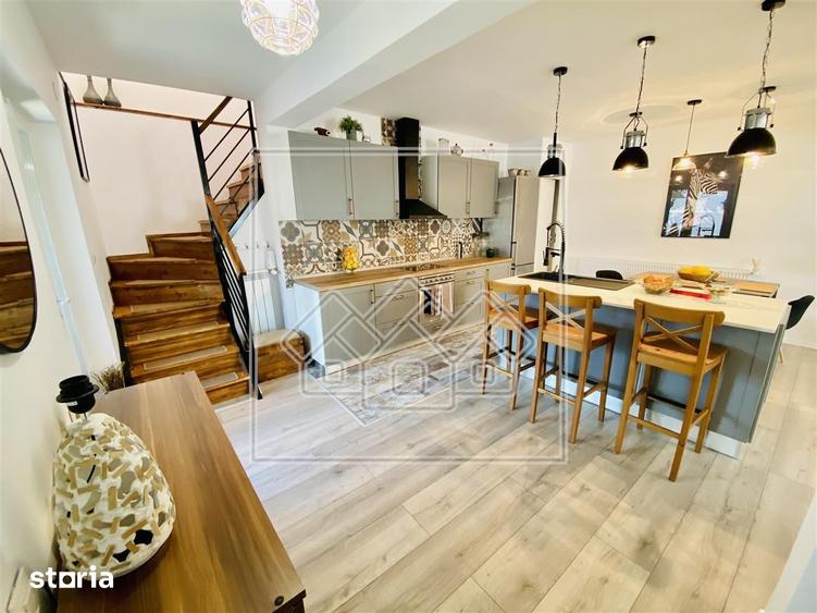 Casă cu 5 camere cu Teren 287 Mp în Central