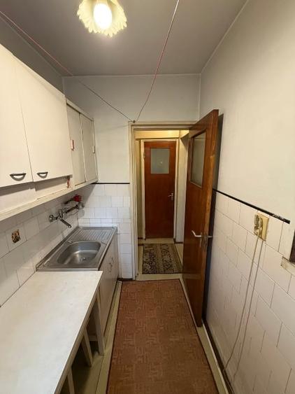 Apartament cu 2 camere semidecomandat în Berceni