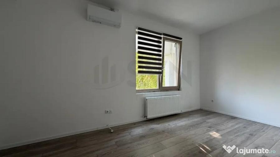 Apartament cu 4 camere semidecomandat în Iancului