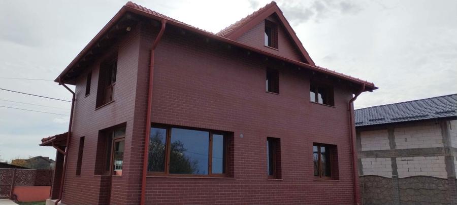 Casă cu 4 camere în Vidra