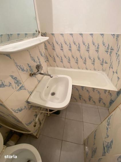 Garsonieră decomandată în Central