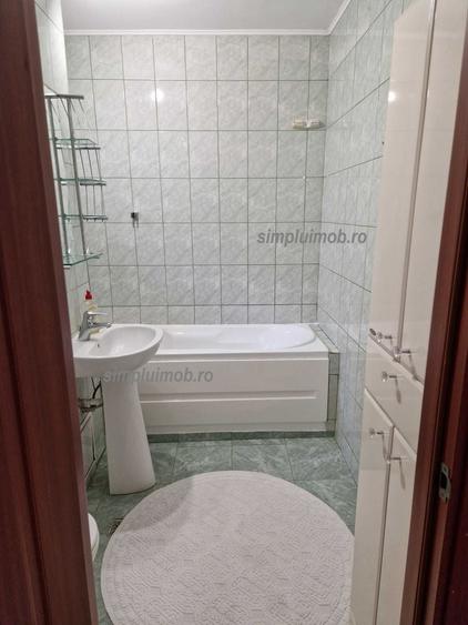 Apartament cu 3 camere decomandat în Lujerului