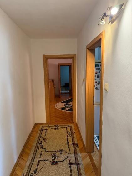 Apartament cu 2 camere semidecomandat, mobilat în Micălaca