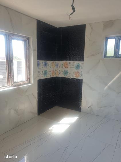 Casă cu 4 camere cu Teren 300 Mp în Valu lui Traian