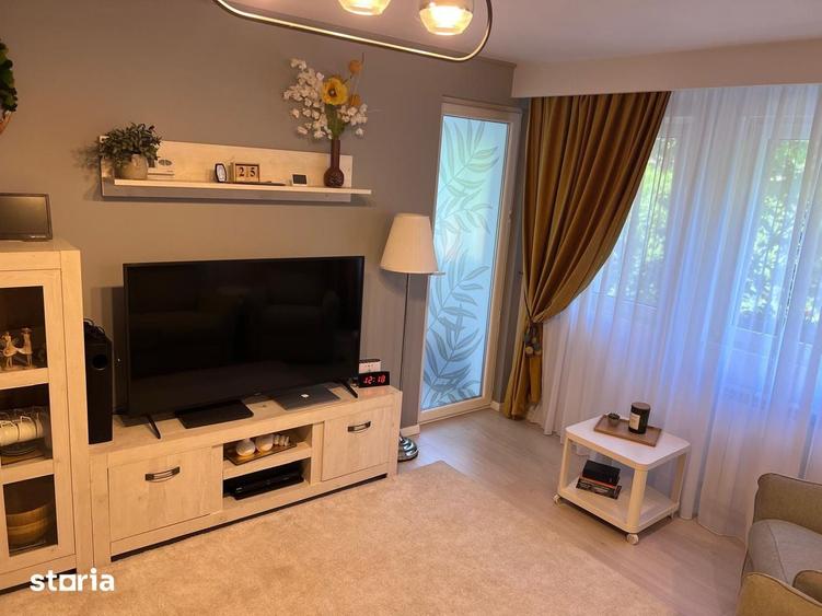 Apartament cu 3 camere semidecomandat în Titan