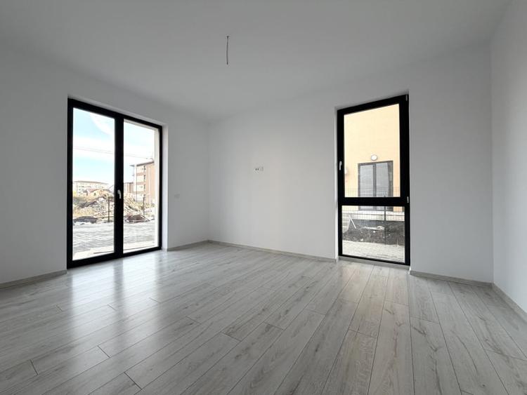 SAD, 53 mp utili, open-space, parter, bloc nou -  Esso Giroc - 5