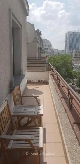 Apartament cu 3 camere semidecomandat, mobilat în Romană