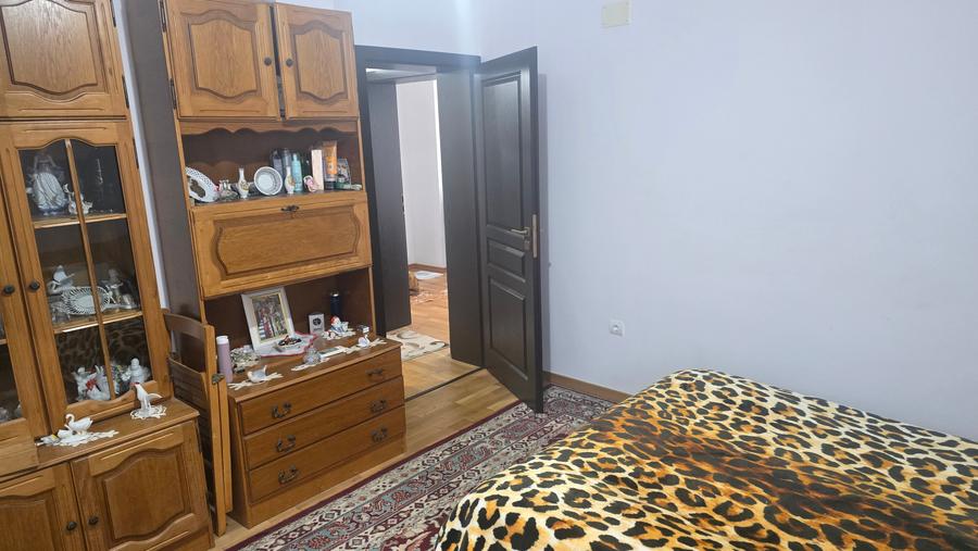Casă cu 3 camere cu Teren 1020 Mp în Zăvoi