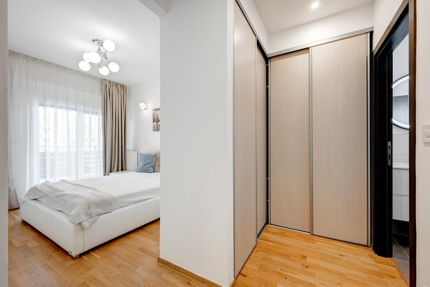 Apartament cu 3 camere decomandat în Băneasa