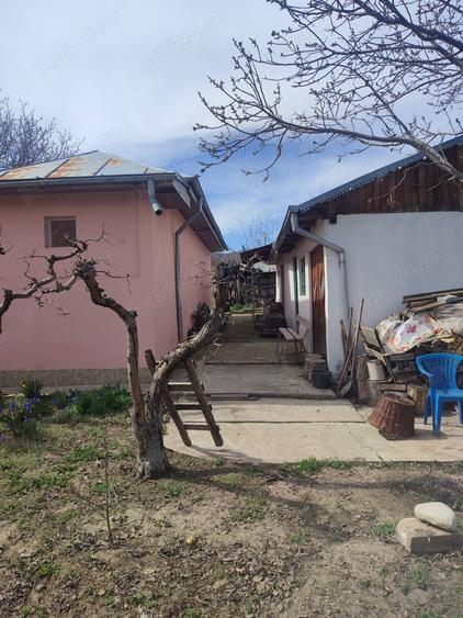 Casă cu 5 camere cu Teren 80 Mp în Central