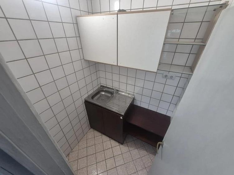 Birou, de 200 mp, în Hala Centrală