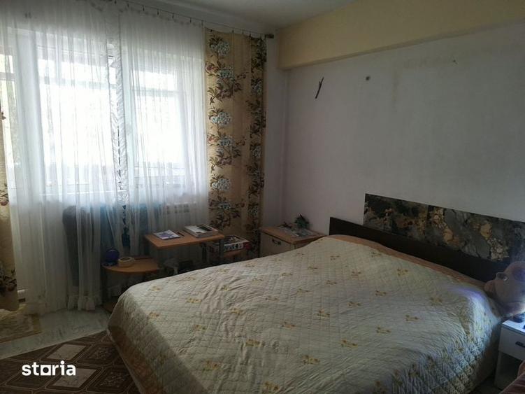 Inchiriez apartament 3 camere - 5