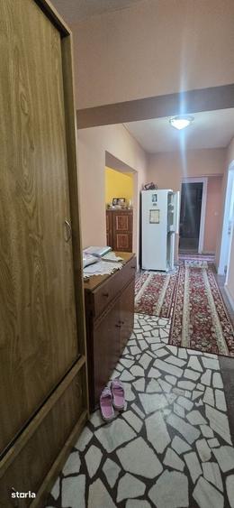 Vanzare Apartament 3 camere , Ultracentral Targovi?te , Etaj 6/8 - 5