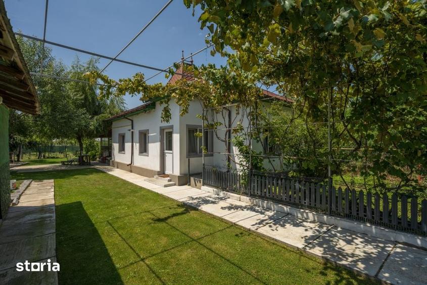 Casă cu 3 camere cu Teren 2200 Mp în Răcari