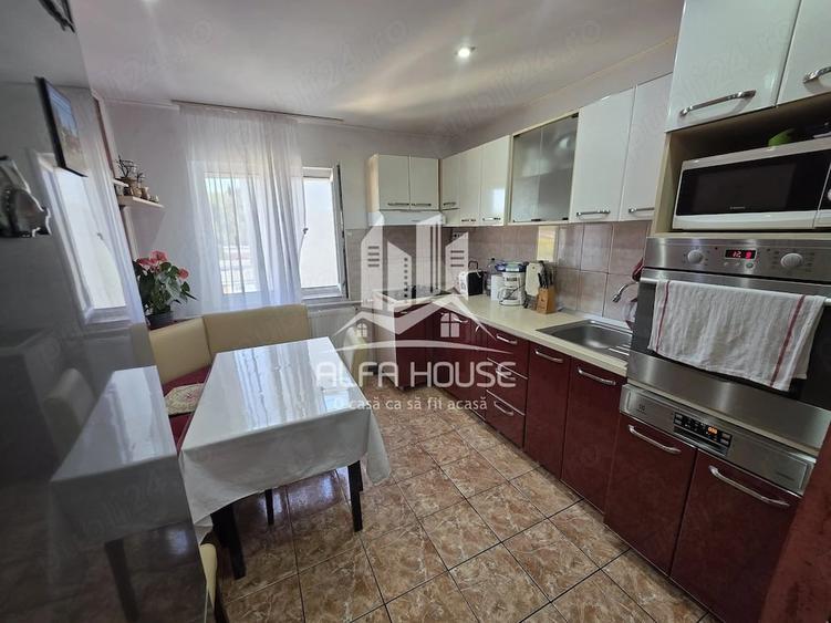 Apartament cu 3 camere semidecomandat în Govândari