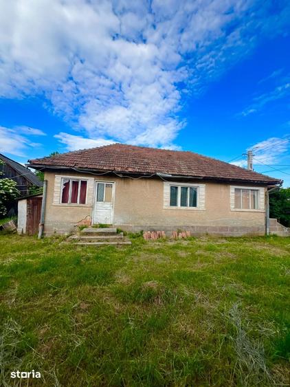 Casă cu 2 camere cu Teren 954 Mp în Mica