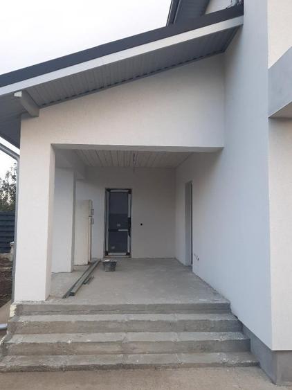 Casă individuală cu 4 camere cu Teren 340 Mp în Joița