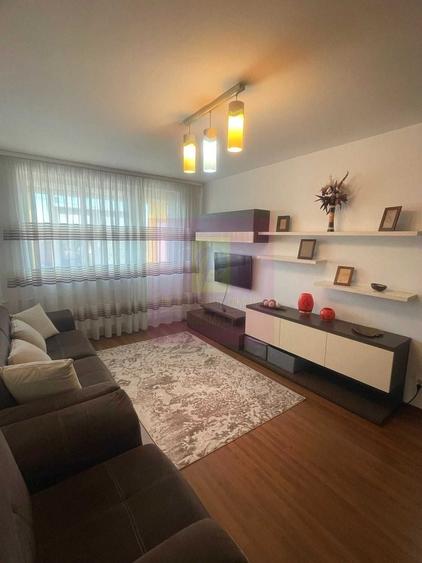 Apartament cu 3 camere decomandat în Alexandru Obregia