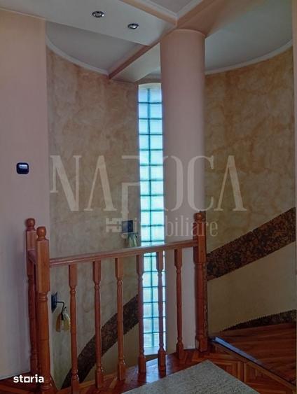 Casă cu 8 camere cu Teren 525 Mp în Central