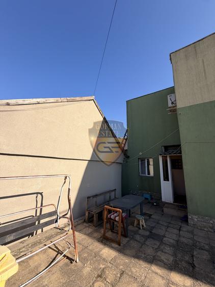 Casă individuală cu 4 camere cu Canalizare în Palazu Mare