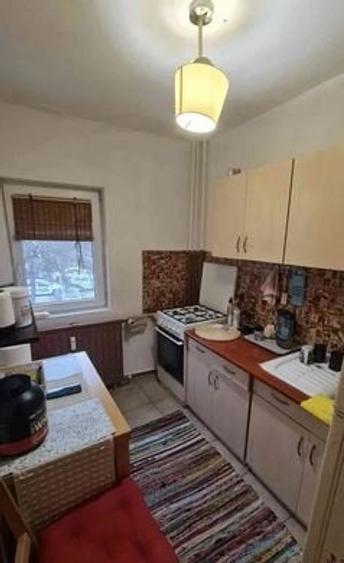 Garsonieră decomandată, mobilată în Decebal