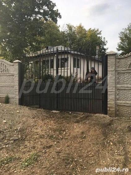 Casă cu 3 camere cu Teren 2000 Mp în Spătărei