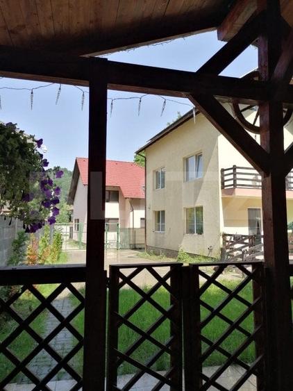 Casă individuală cu 6 camere cu Canalizare în Dârste