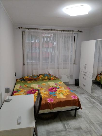 Apartament cu 3 camere decomandat în Pajura