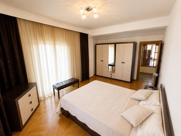 Apartament cu 4 camere decomandat, mobilat în Faleza Nord