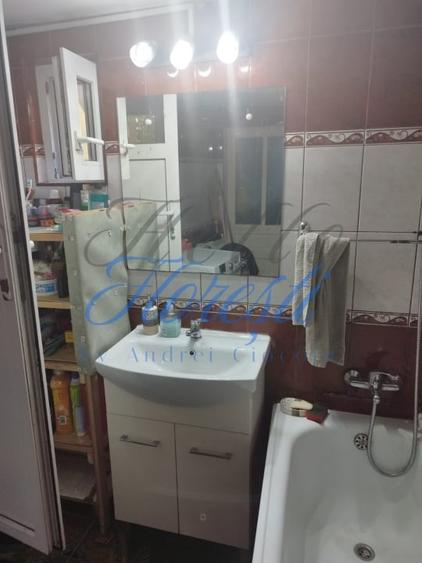 Casă individuală cu 3 camere cu Canalizare în Dâmbul Rotund