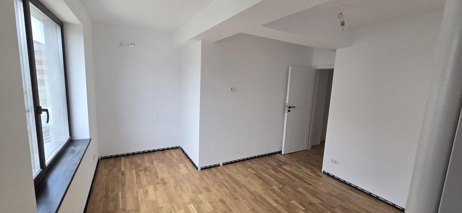 Casă individuală cu 5 camere cu Teren 227 Mp în Central