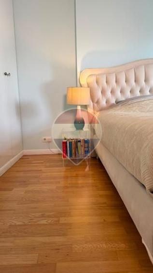 Apartament cu 3 camere decomandat, mobilat în Tei