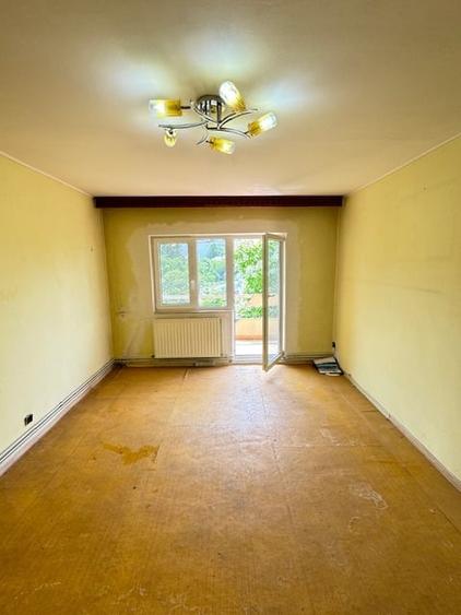 Apartament cu 3 camere decomandat, mobilat în Mioriței