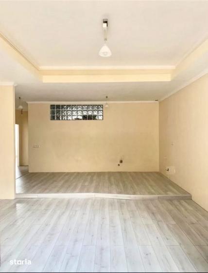 Apartament cu 4 camere decomandat în Gruia