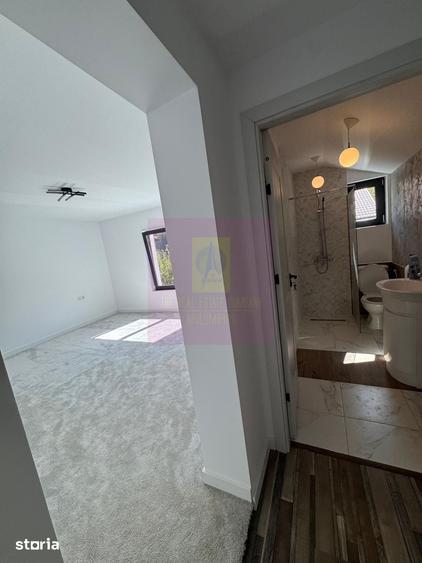 Casă cu 6 camere cu Teren 482 Mp în Central