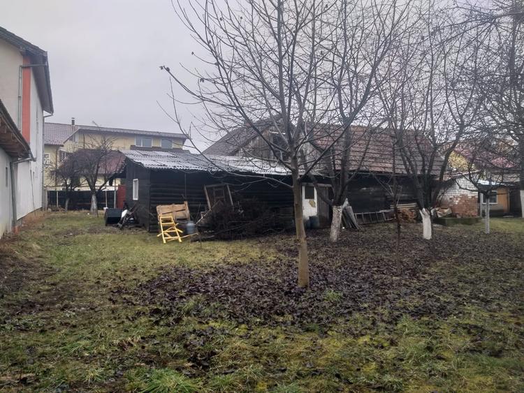 Casă individuală cu 2 camere cu Canalizare în Tractorul