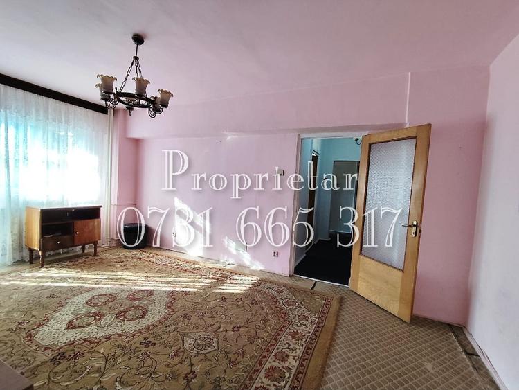 Apartament cu 3 camere semidecomandat în Tei