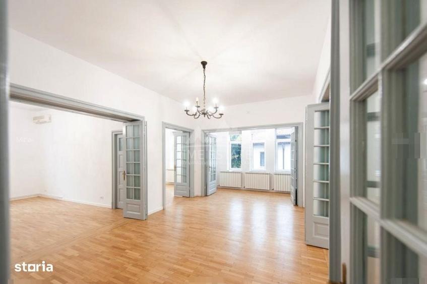 Apartament cu 4 camere în Aviatorilor