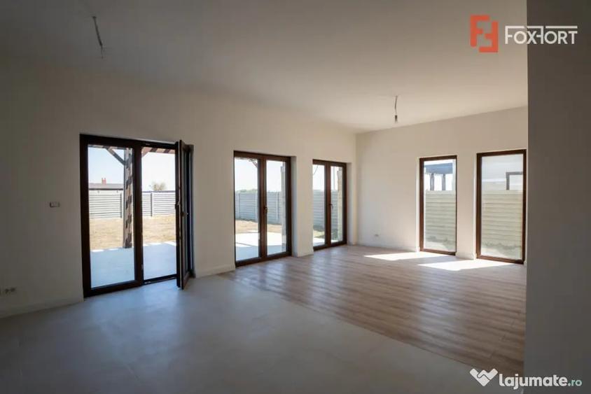 Casă cu 4 camere cu Teren 633 Mp în Moșnița Nouă