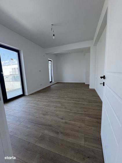 Casă cu 4 camere în Clinceni