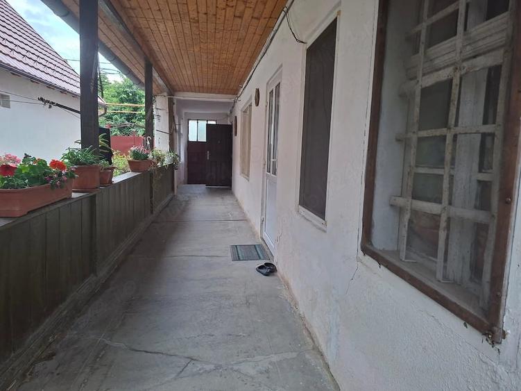 Casă cu 4 camere cu Teren 388 Mp în Central