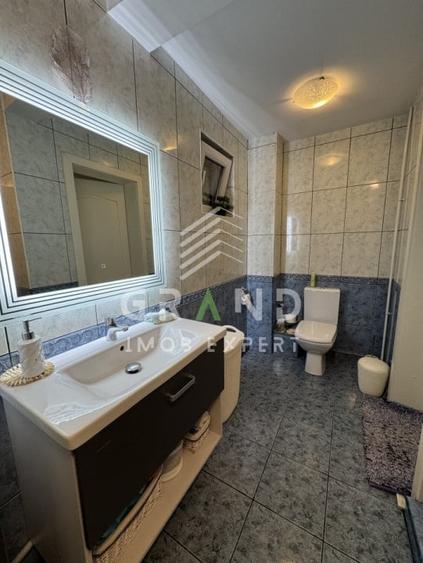 Casă individuală cu 4 camere cu Canalizare în Dâmbul Rotund