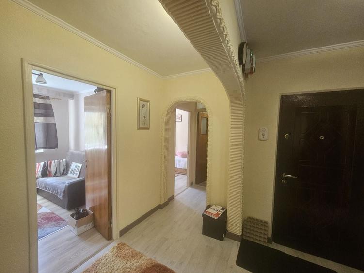 Apartament cu 4 camere decomandat în Exercițiu