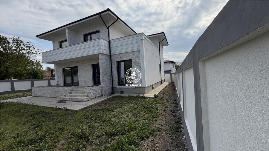 Casă cu 6 camere decomandat cu Teren 750 Mp în Aroneanu