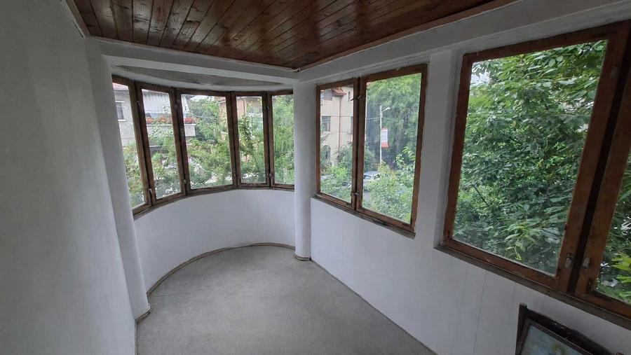 Casă cu 4 camere în Cotroceni